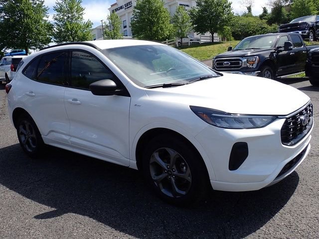 Certified 2024 Ford Escape ST-Line w/ Tech Pack #1 AWD/4WD image 11