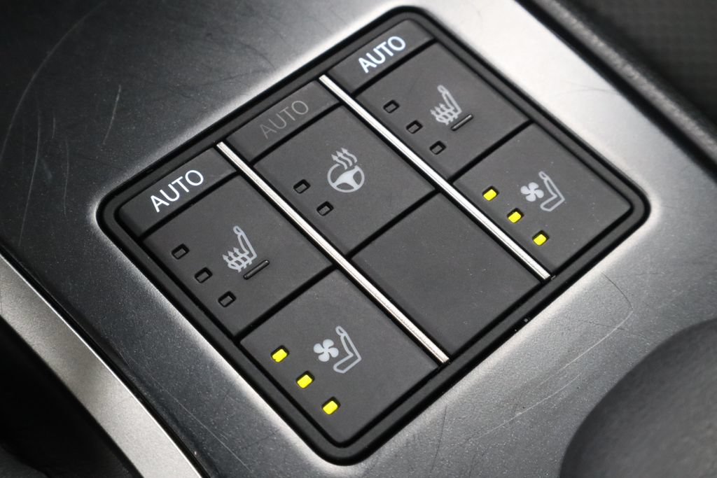 Used 2023 Lexus UX 250h AWD w/ Accessory Package (Z1) image 5