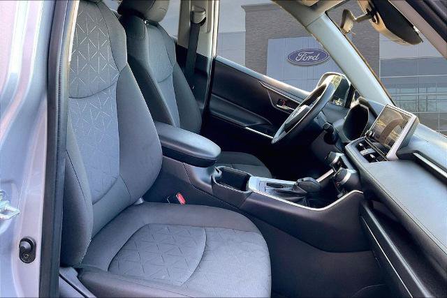 Used 2024 Toyota RAV4 XLE FWD image 29
