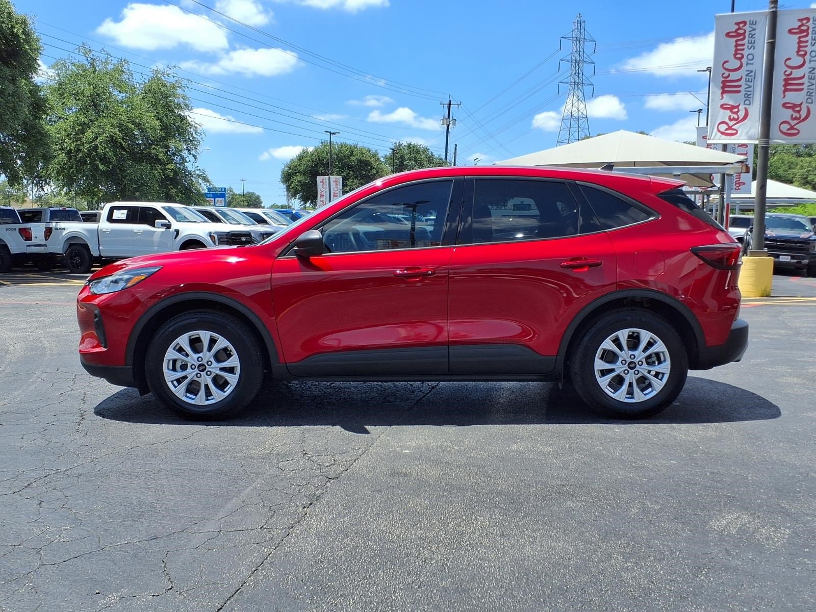 Certified 2025 Ford Escape Active FWD image 9