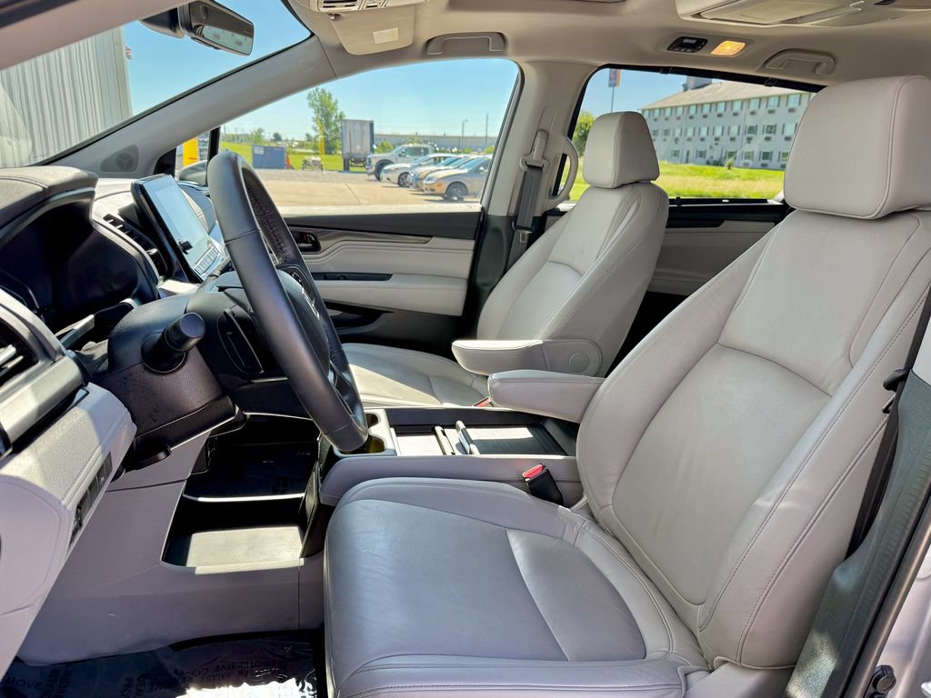 Used 2023 Honda Odyssey Touring image 11