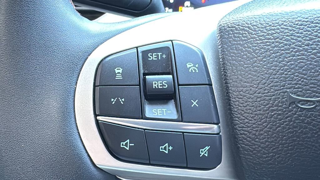 Certified 2025 Ford Explorer Active RWD image 12