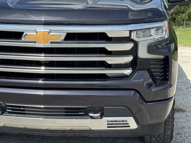 Used 2024 Chevrolet Silverado 1500 High Country w/ Technology Package AWD/4WD image 9