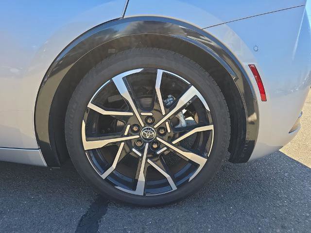 Used 2025 Toyota Prius Plug-In Hybrid w/ Limited Premium Package image 13