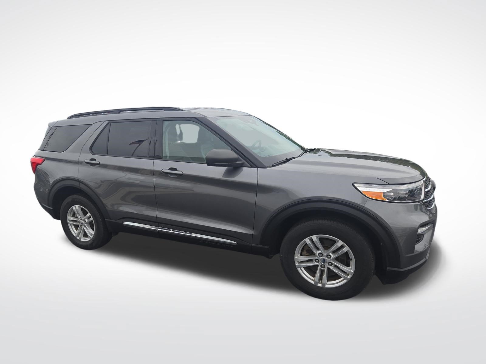 Certified 2024 Ford Explorer XLT w/ Equipment Group 202A AWD/4WD image 6