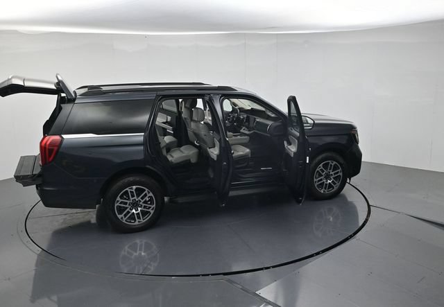 Certified 2025 Ford Expedition Active AWD/4WD image 50
