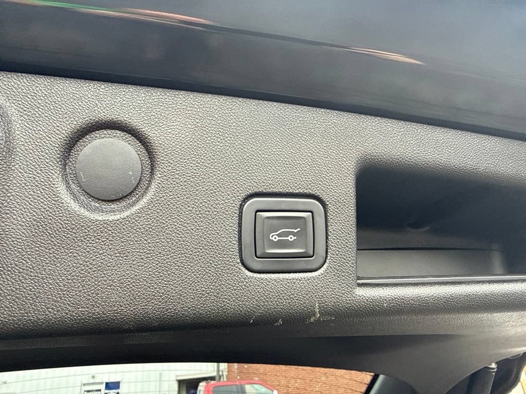 Used 2018 Chevrolet Equinox Premier AWD/4WD image 11
