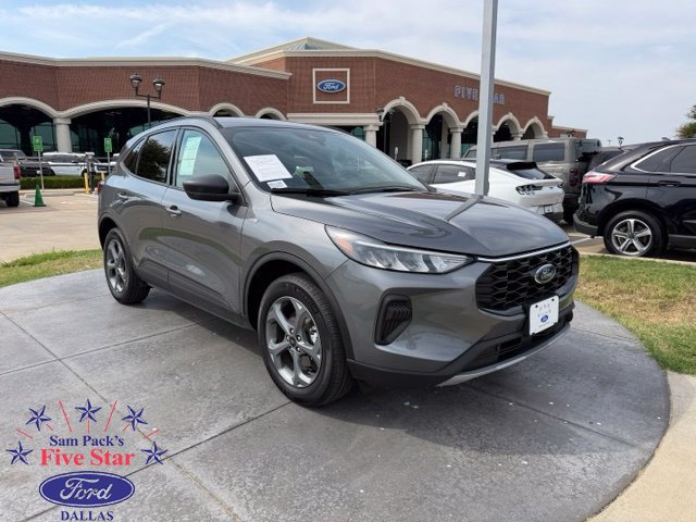 Certified 2025 Ford Escape ST-Line AWD/4WD image 1