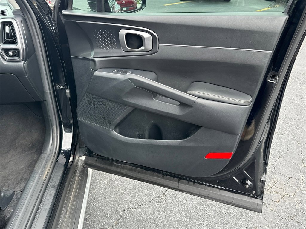 Used 2023 Kia Sorento S w/ Panoramic Sunroof Package image 14