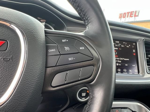 Used 2022 Dodge Challenger SXT w/ Driver Convenience Group RWD image 11