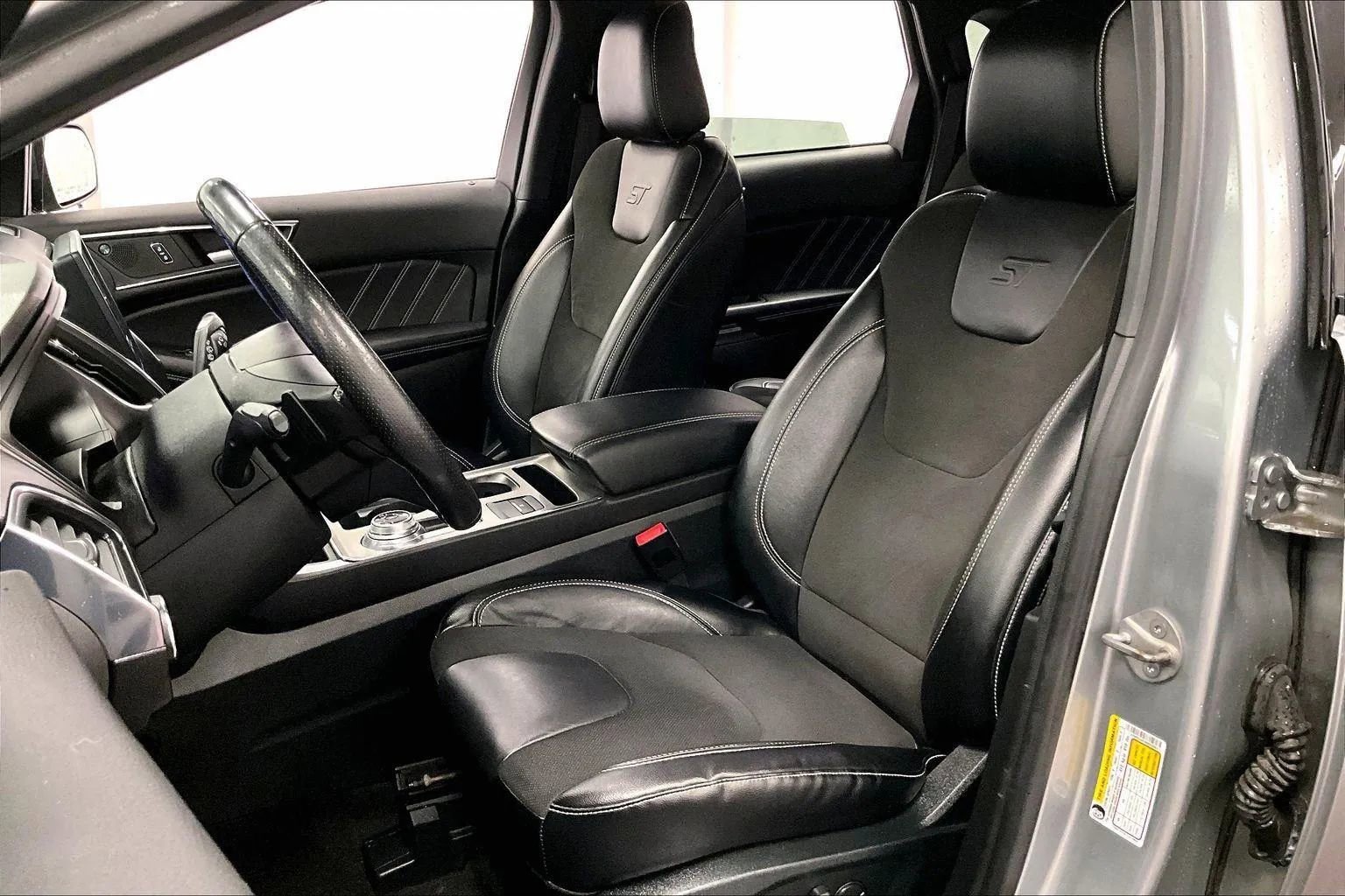 Certified 2022 Ford Edge ST image 24