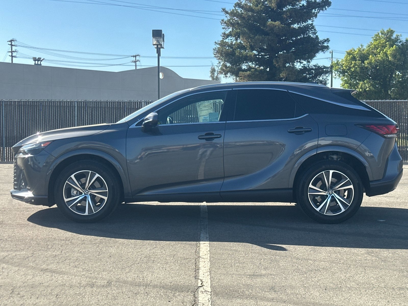 Used 2024 Lexus RX 350 Premium image 2