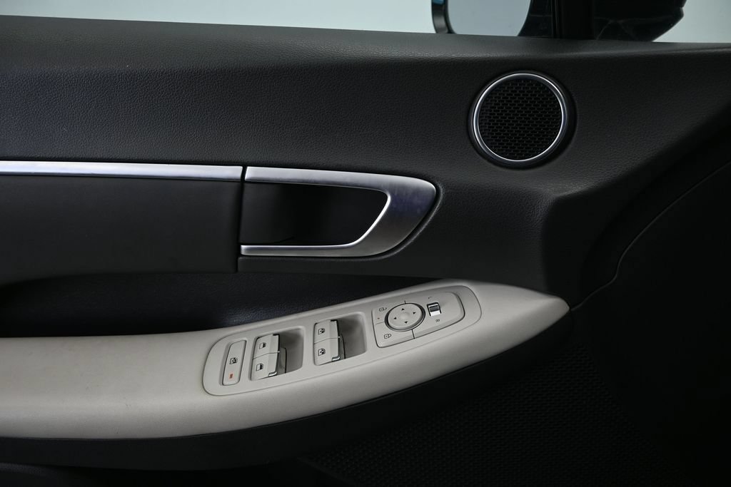Used 2025 Hyundai Sonata SEL FWD image 22