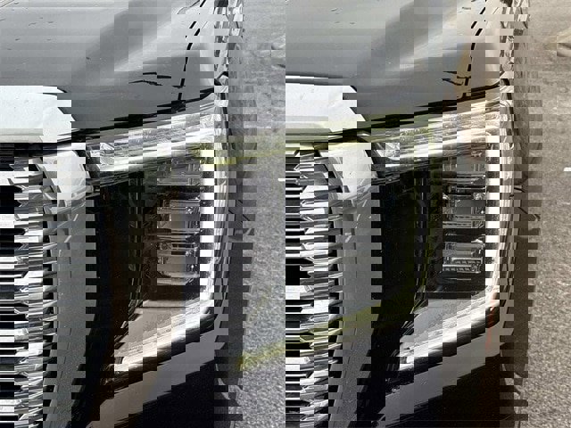 Used 2021 GMC Yukon Denali w/ Denali Premium Package image 10