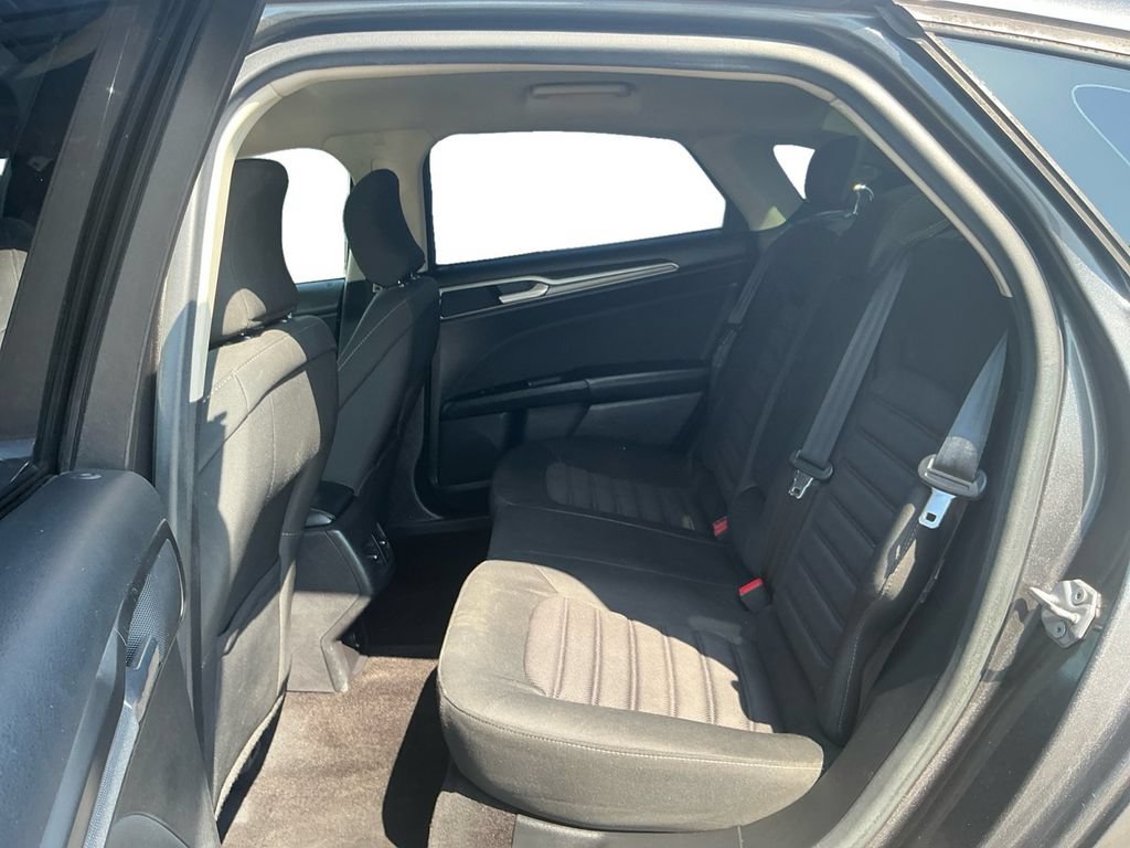 Certified 2017 Ford Fusion SE w/ Fusion SE Technology Package FWD image 21