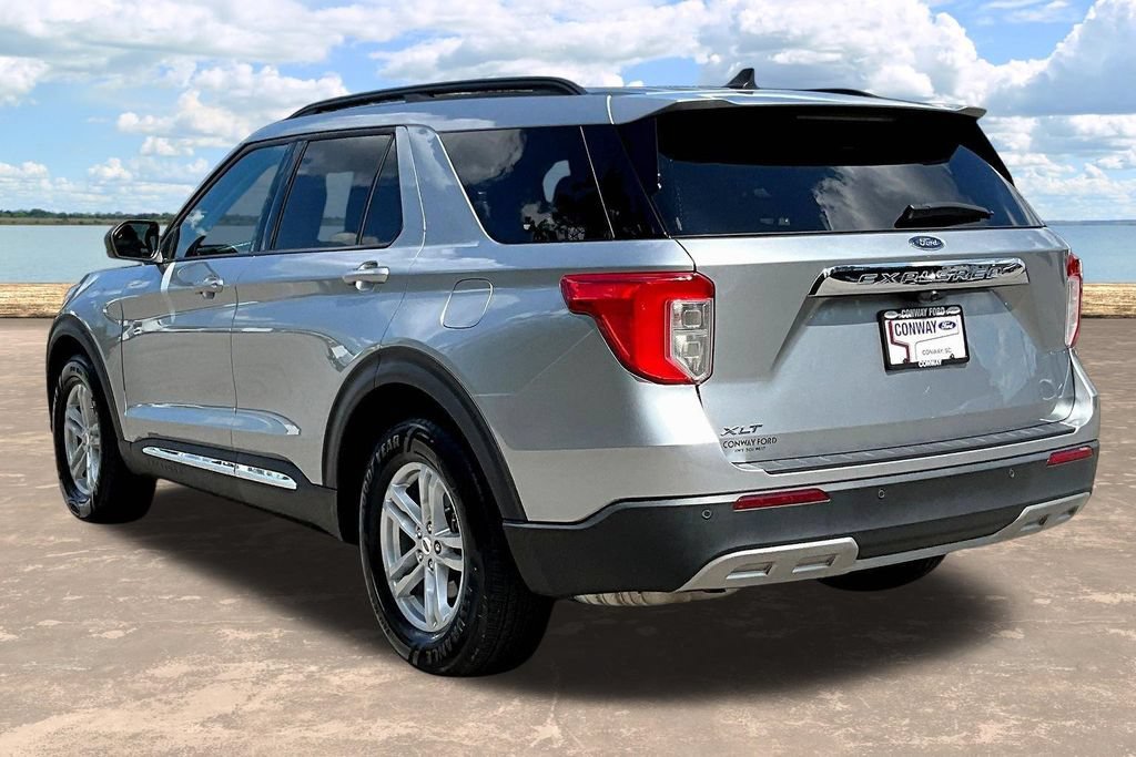 Certified 2024 Ford Explorer XLT w/ Equipment Group 202A RWD image 5