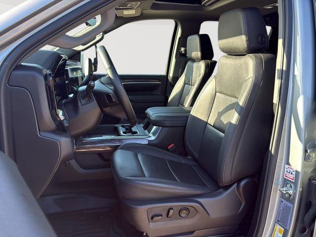 Used 2025 Chevrolet Silverado 3500 LTZ w/ LTZ Plus Package image 15