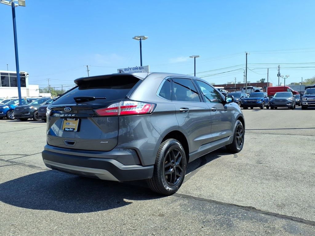 Certified 2023 Ford Edge SEL w/ Convenience Package AWD/4WD image 3