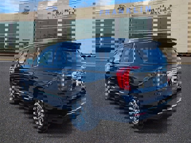 Used 2021 GMC Yukon SLT w/ SLT Premium Package image 3