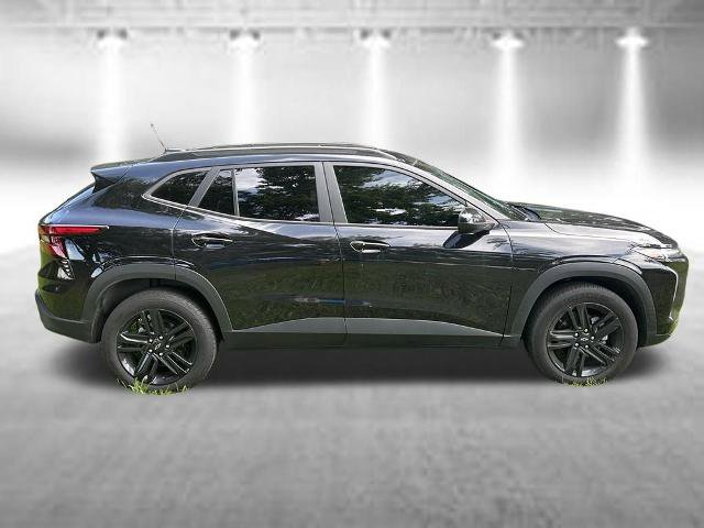 Used 2024 Chevrolet Trax ACTIV w/ Sunroof Package FWD image 4