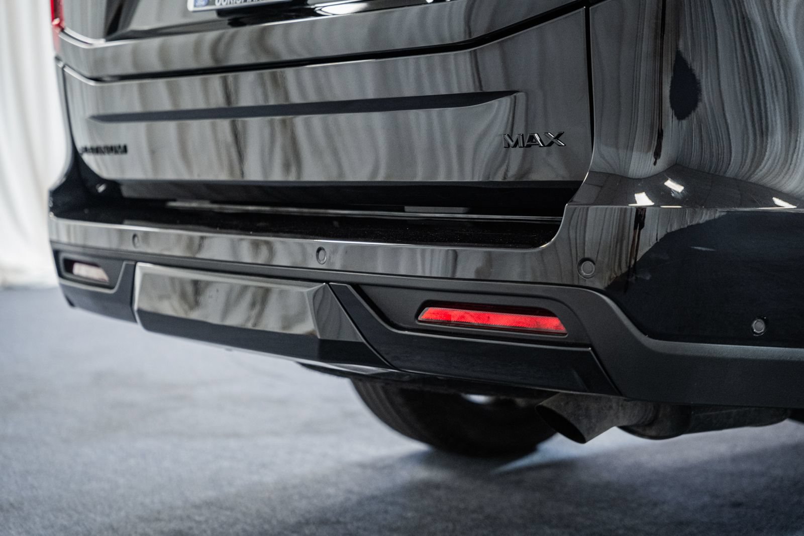 Certified 2025 Ford Expedition Max Platinum w/ Stealth Appearance Package AWD/4WD image 11