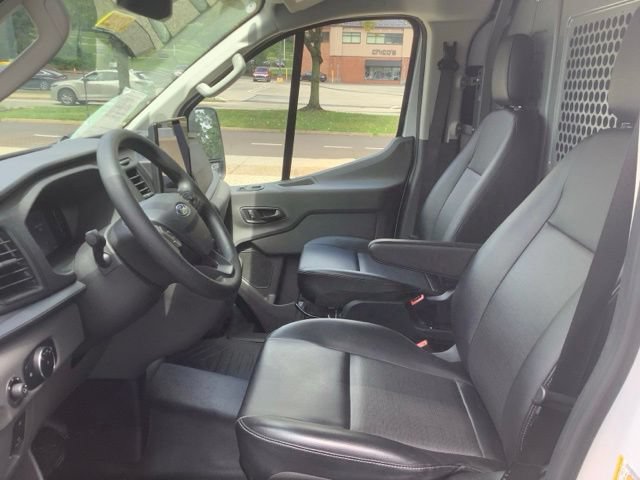 Certified 2026 Ford Transit 250 Low Roof w/ Exterior Upgrade Package RWD image 9