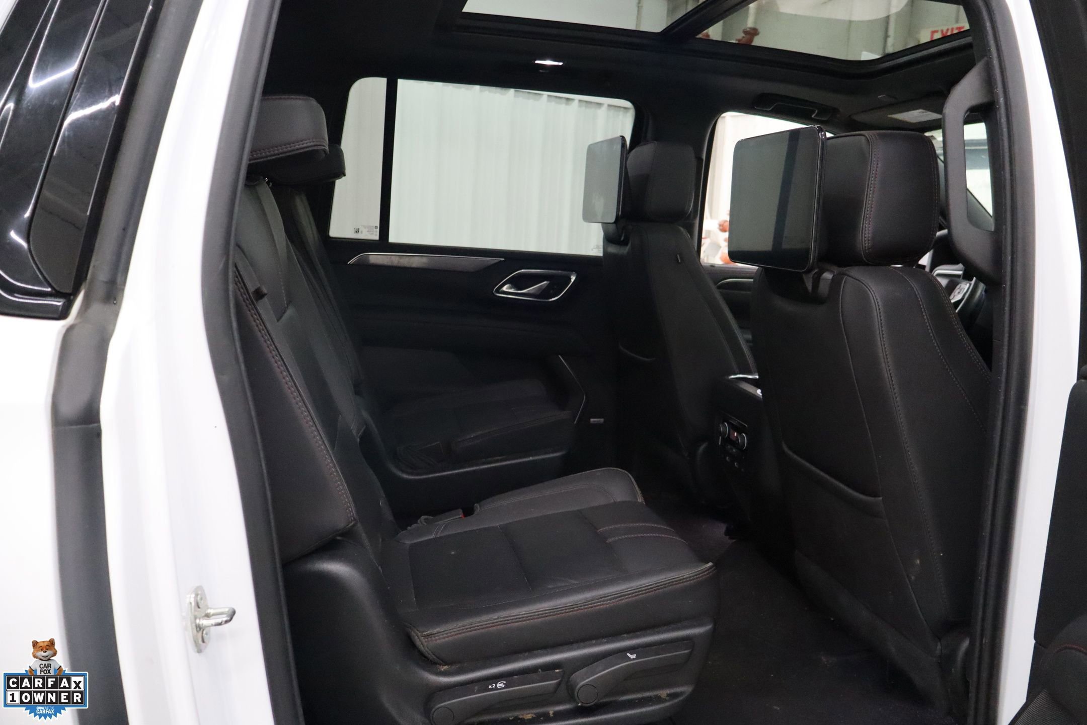 Used 2023 Chevrolet Suburban RST w/ Luxury Package image 27