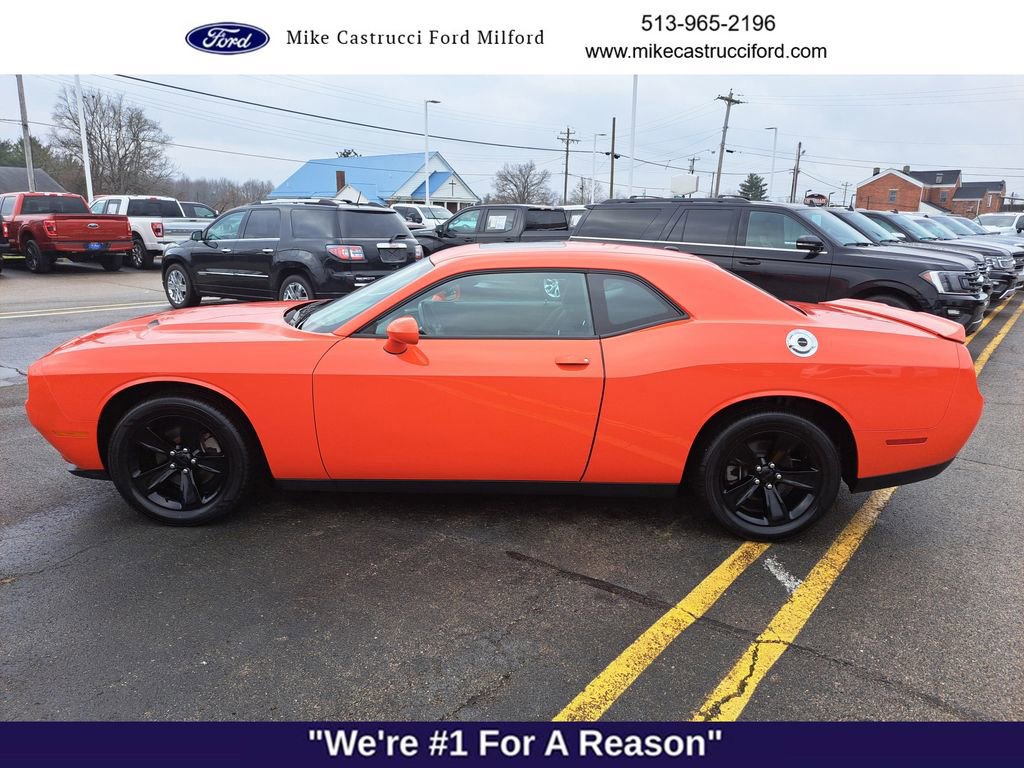 Used 2021 Dodge Challenger SXT w/ Driver Convenience Group image 6