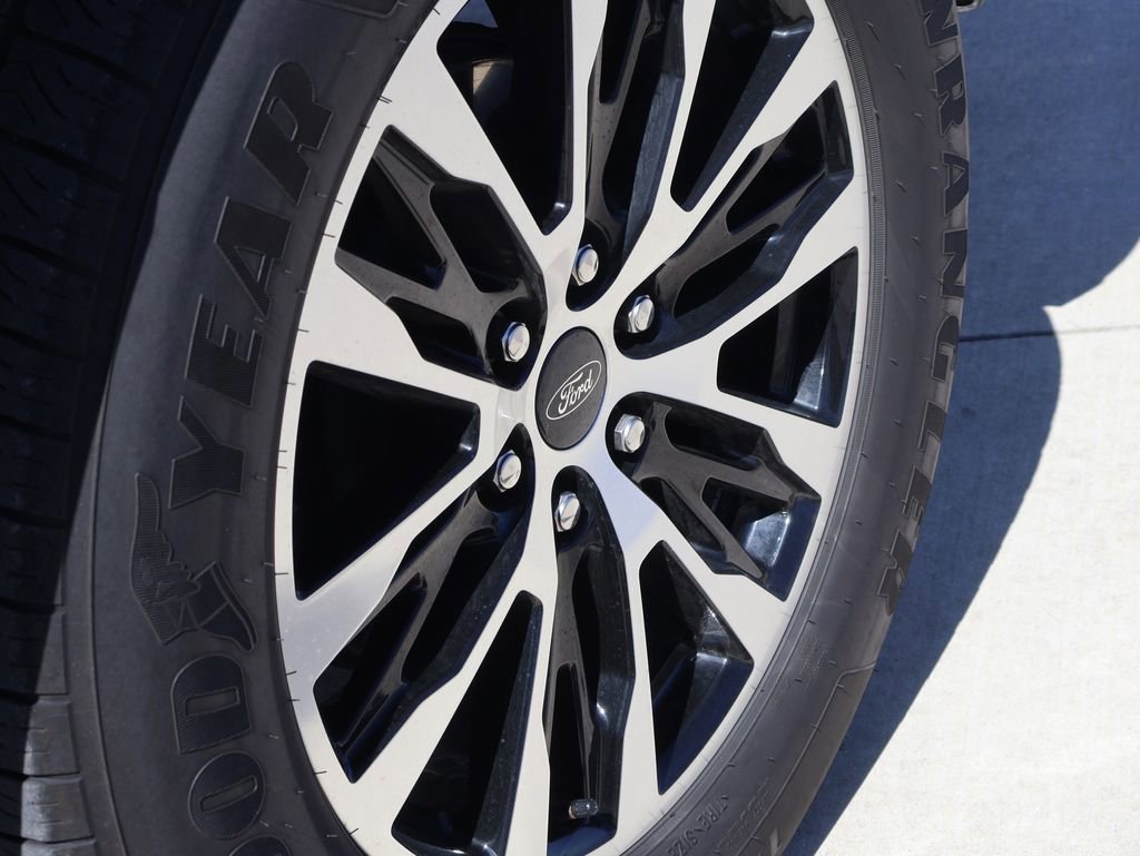 Certified 2025 Ford Expedition Max Platinum image 43