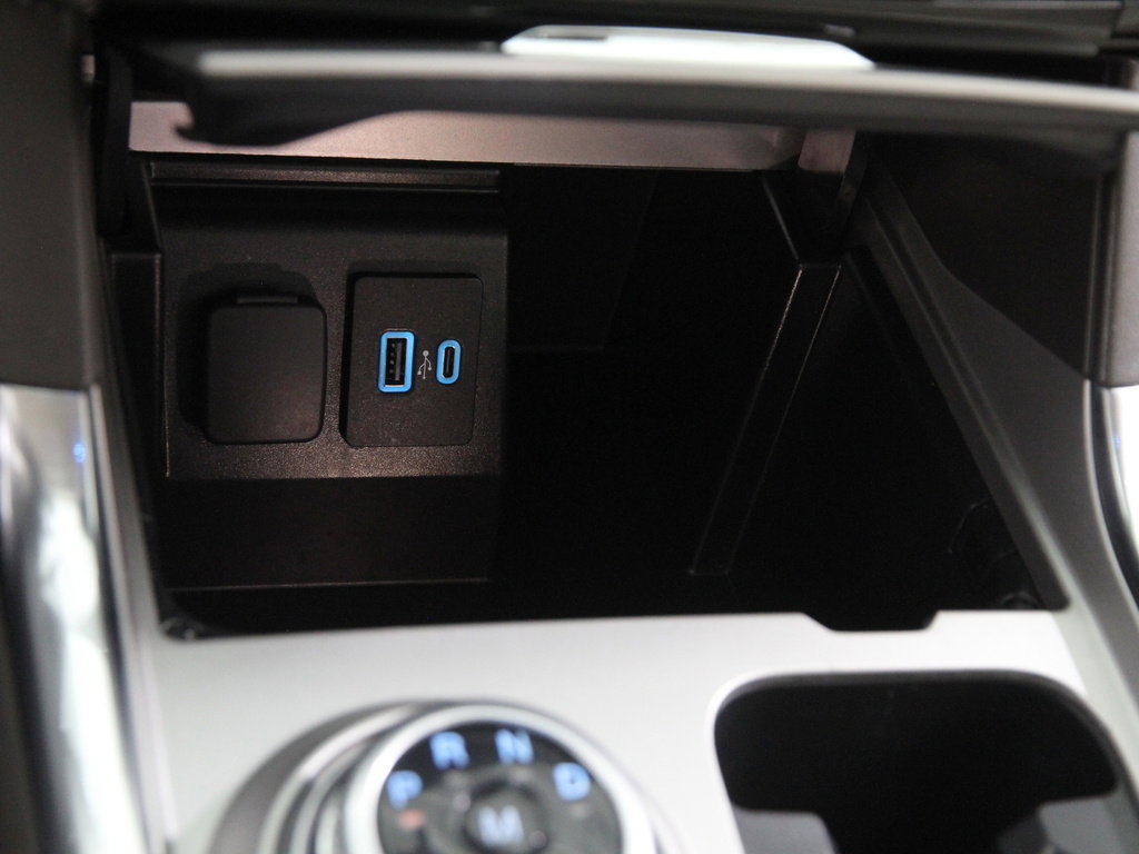 Certified 2021 Ford Explorer Platinum w/ Equipment Group 601A image 17