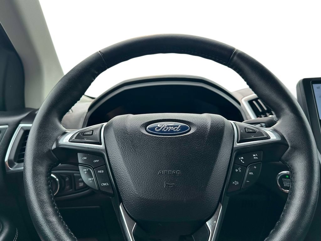Certified 2024 Ford Edge Titanium AWD/4WD image 17