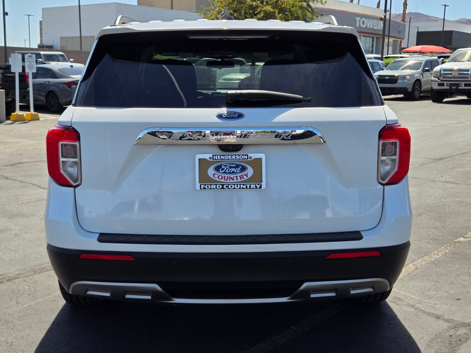 Certified 2021 Ford Explorer XLT w/ Equipment Group 202A RWD image 5