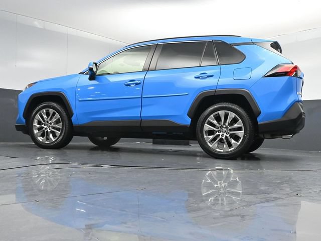 Used 2021 Toyota RAV4 XLE Premium AWD/4WD image 40