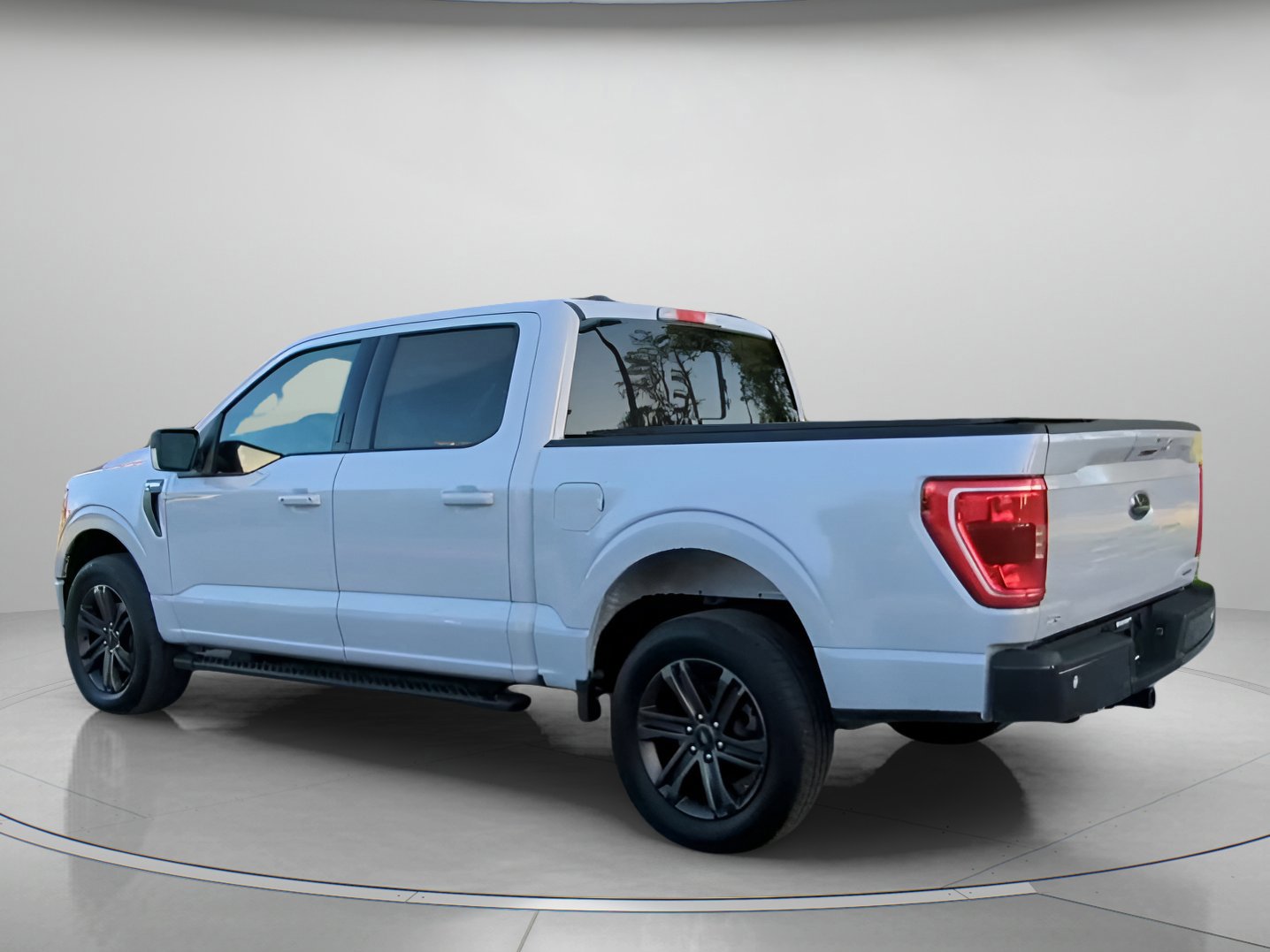 Certified 2022 Ford F150 XLT w/ Equipment Group 302A High image 13