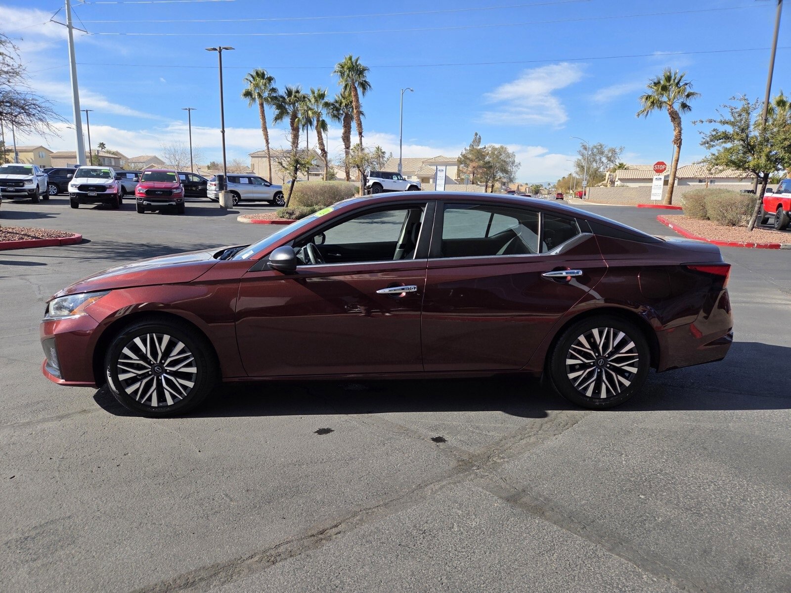 Used 2024 Nissan Altima 2.5 SV image 2