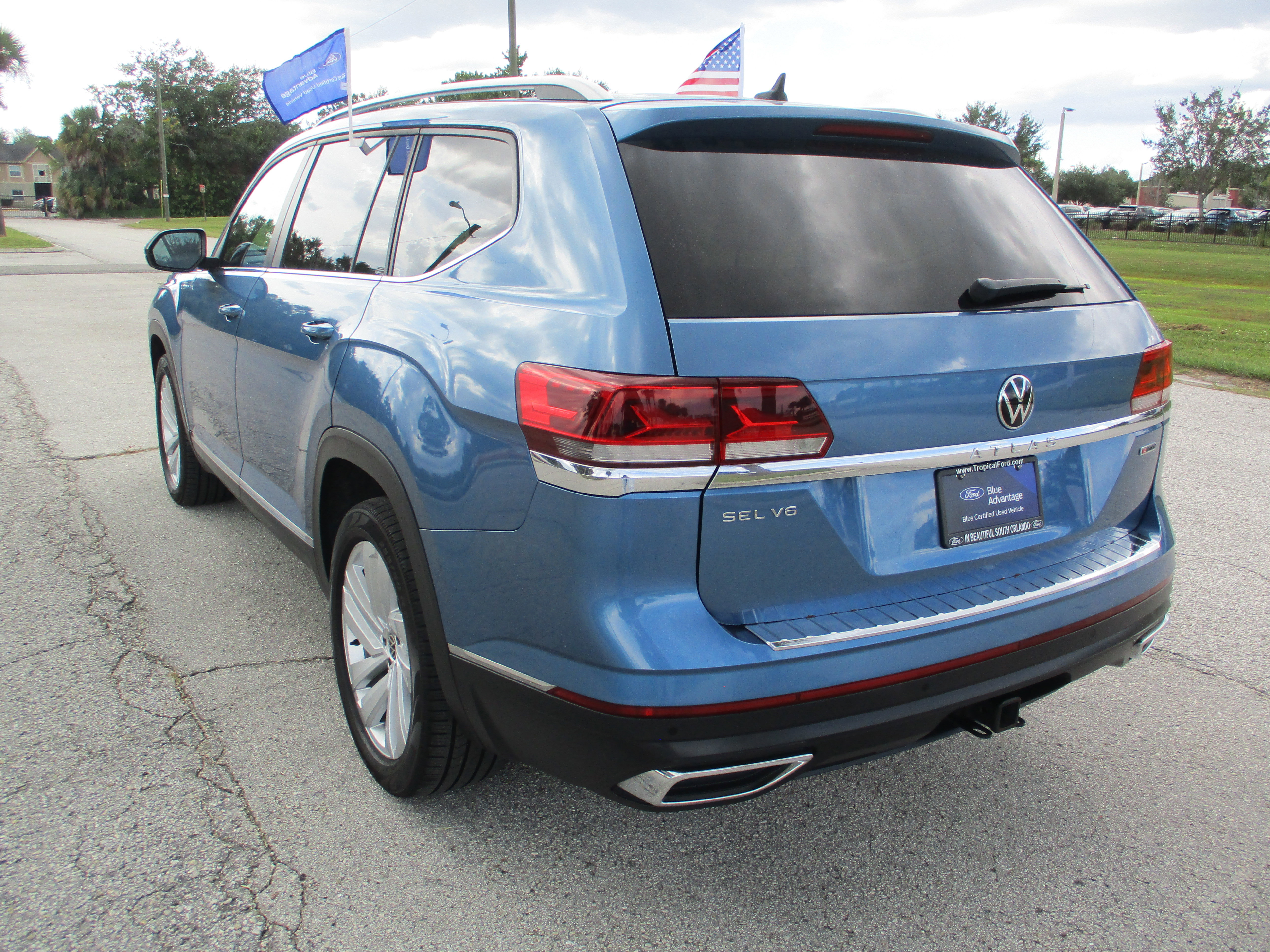 Used 2021 Volkswagen Atlas SEL image 3