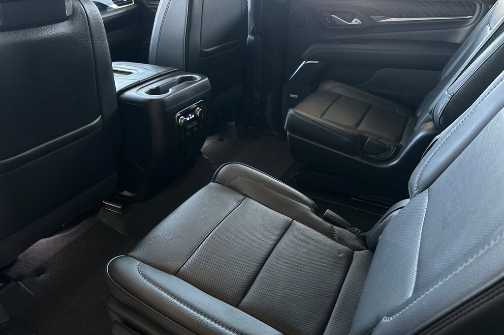 Used 2021 GMC Yukon XL Denali w/ Denali Ultimate Package AWD/4WD image 14