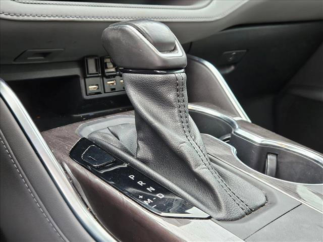 Used 2021 Toyota Highlander Limited image 12