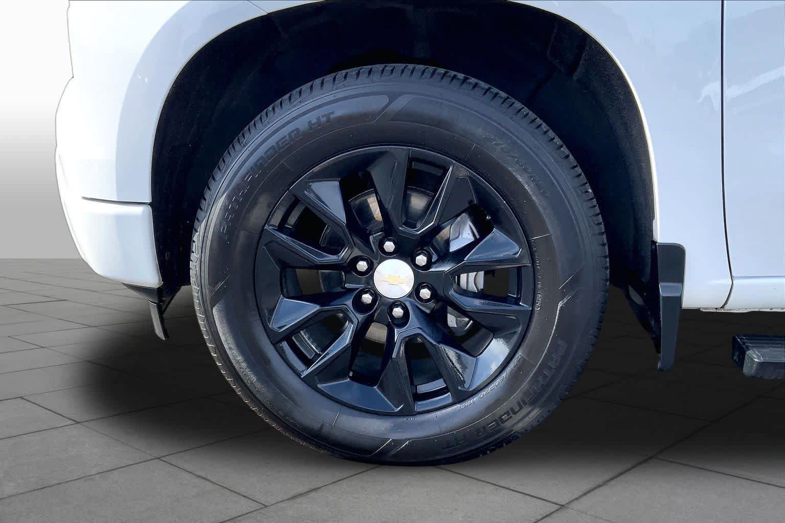 Used 2022 Chevrolet Silverado 1500 Custom w/ LPO, Dark Essentials Package RWD image 11