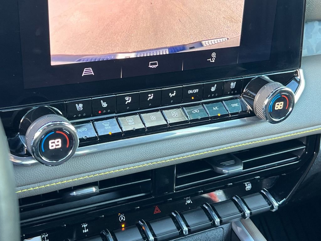 Used 2023 Chevrolet Colorado ZR2 w/ ZR2 Convenience Package III image 19