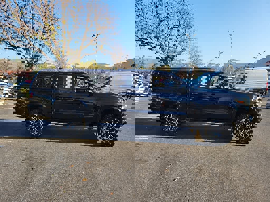 Used 2020 Toyota Tacoma TRD Sport image 7