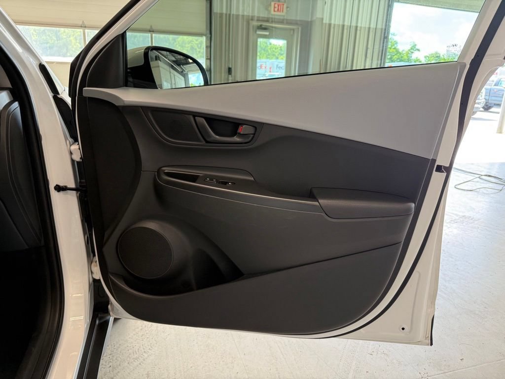 Used 2021 Hyundai Kona SE w/ Cargo Package AWD/4WD image 29