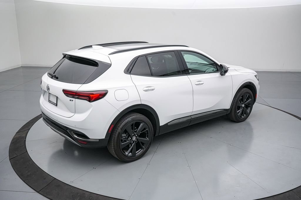 Used 2023 Buick Envision Essence w/ Sport Touring Package AWD/4WD image 4