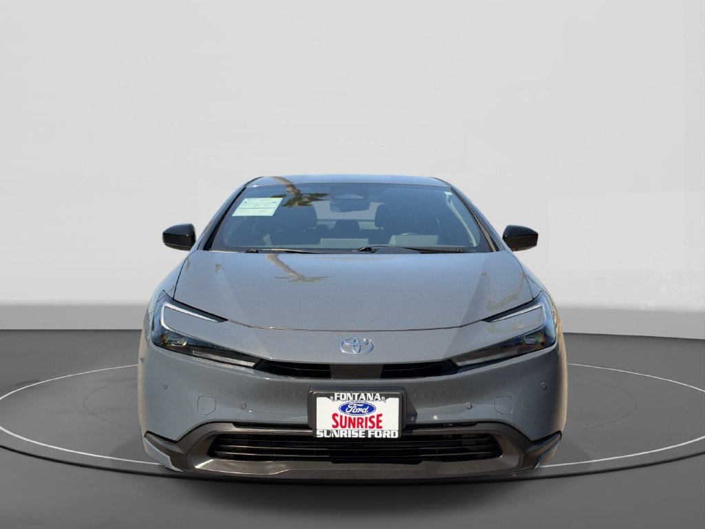 Used 2024 Toyota Prius LE FWD image 3