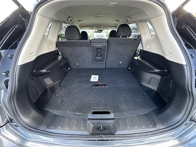 Used 2020 Nissan Rogue SV image 42