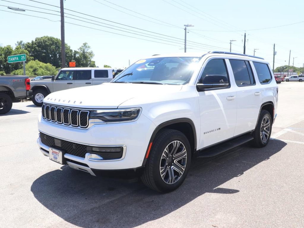 Used 2024 Jeep Wagoneer Series II w/ Flexible Seating Group AWD/4WD image 5