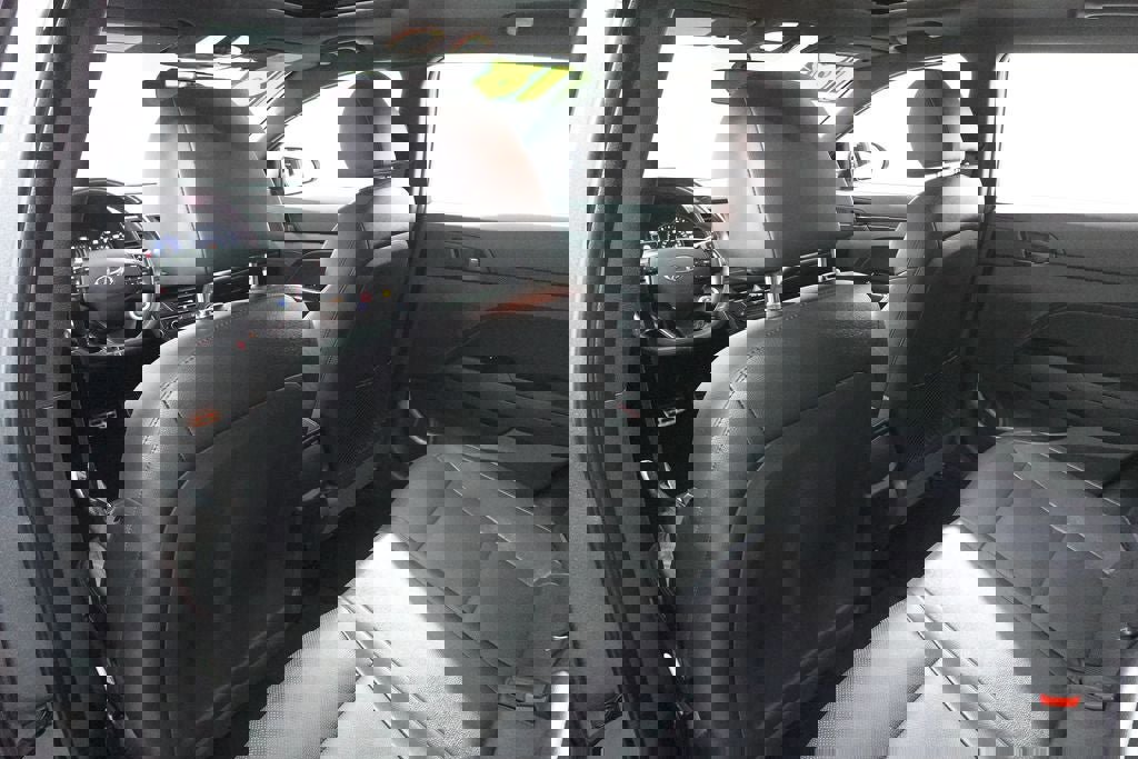 Used 2018 Hyundai Elantra Sport image 24