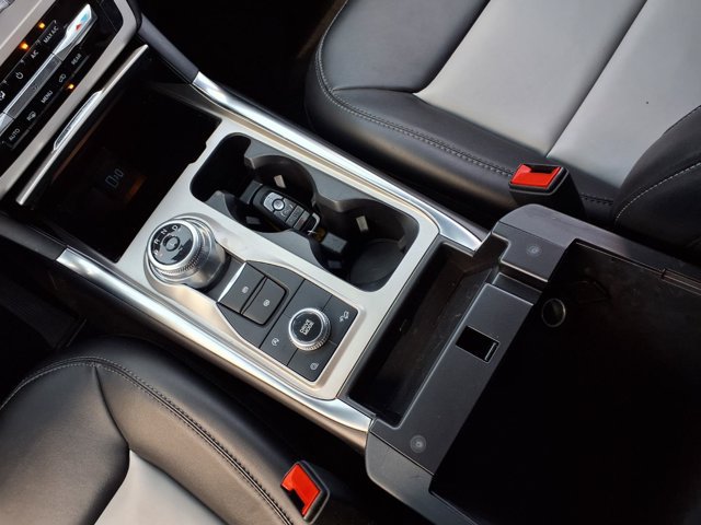 Certified 2024 Ford Explorer XLT w/ Equipment Group 202A AWD/4WD image 15