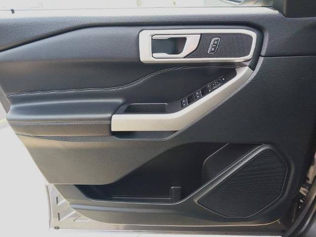 Certified 2023 Ford Explorer XLT w/ Equipment Group 202A AWD/4WD image 14