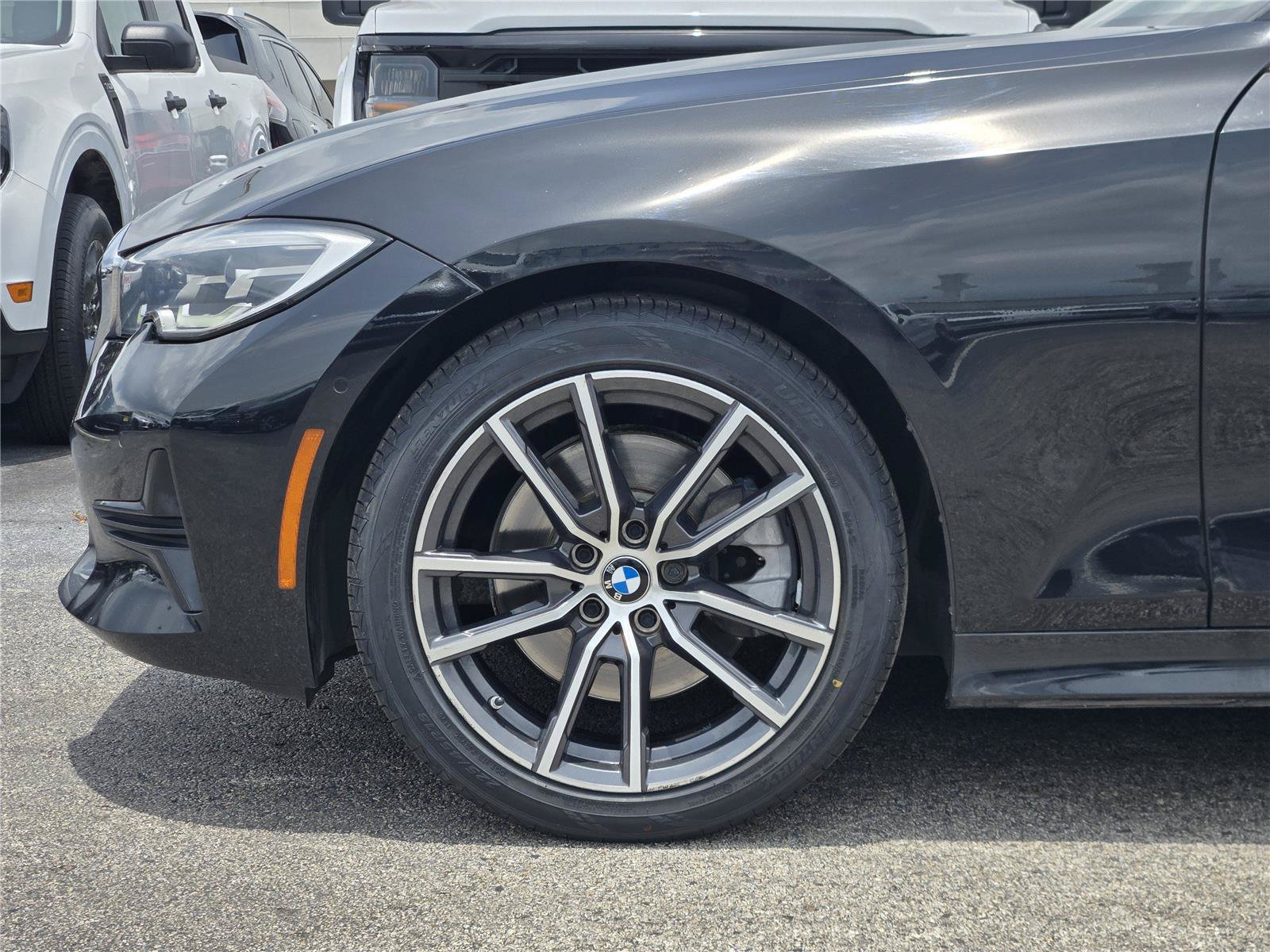 Used 2021 BMW 330i Sedan w/ Premium Package RWD image 9